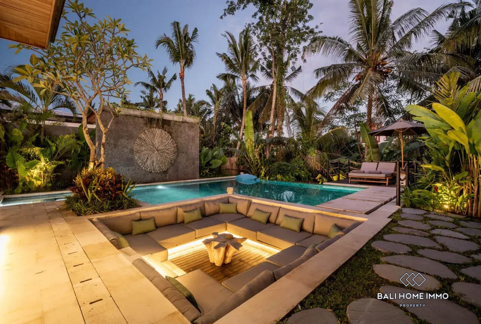 MODERN 5 BEDROOMS VILLA WITH JUNGLE VIEW FOR SALE IN SAYAN UBUD view 14