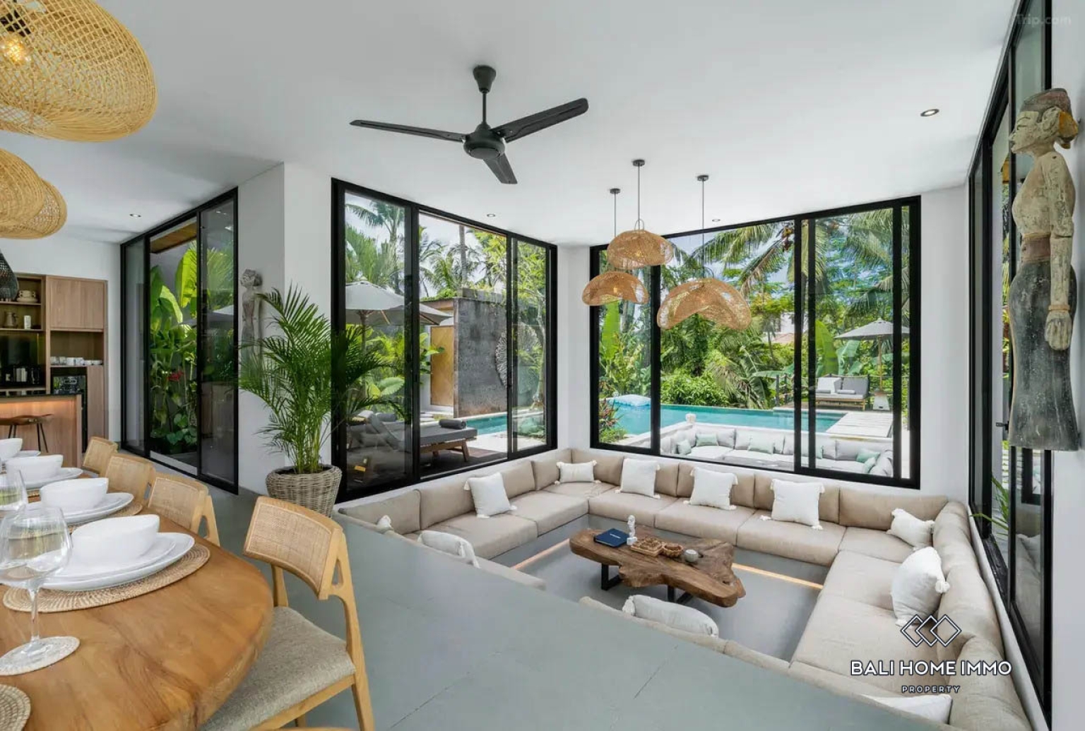 MODERN 5 BEDROOMS VILLA WITH JUNGLE VIEW FOR SALE IN SAYAN UBUD view 4