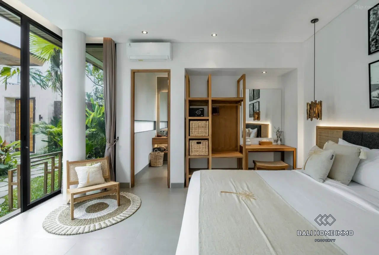 MODERN 5 BEDROOMS VILLA WITH JUNGLE VIEW FOR SALE IN SAYAN UBUD view 7