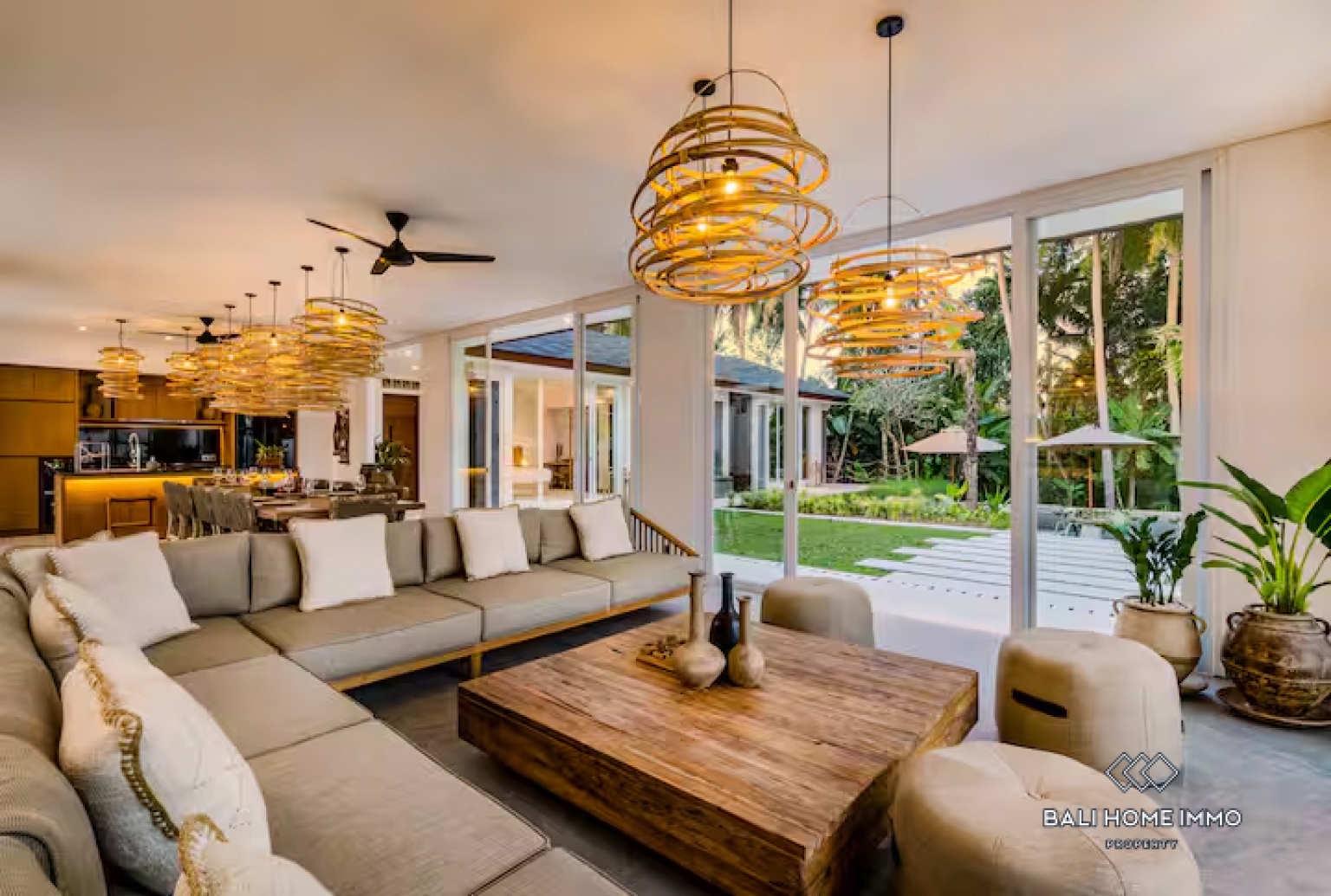 Modern 6 bedroom villa for sale in Ubud Bali view 4