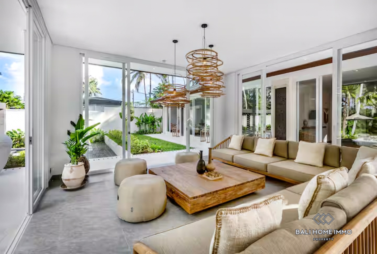 Modern 6 bedroom villa for sale in Ubud Bali view 3