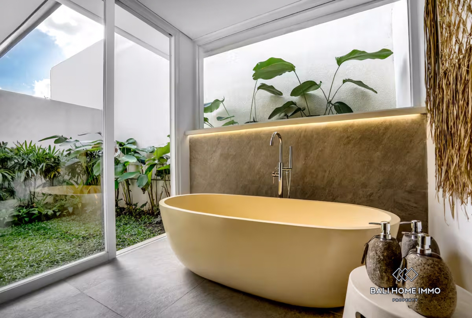 Modern 6 bedroom villa for sale in Ubud Bali view 15