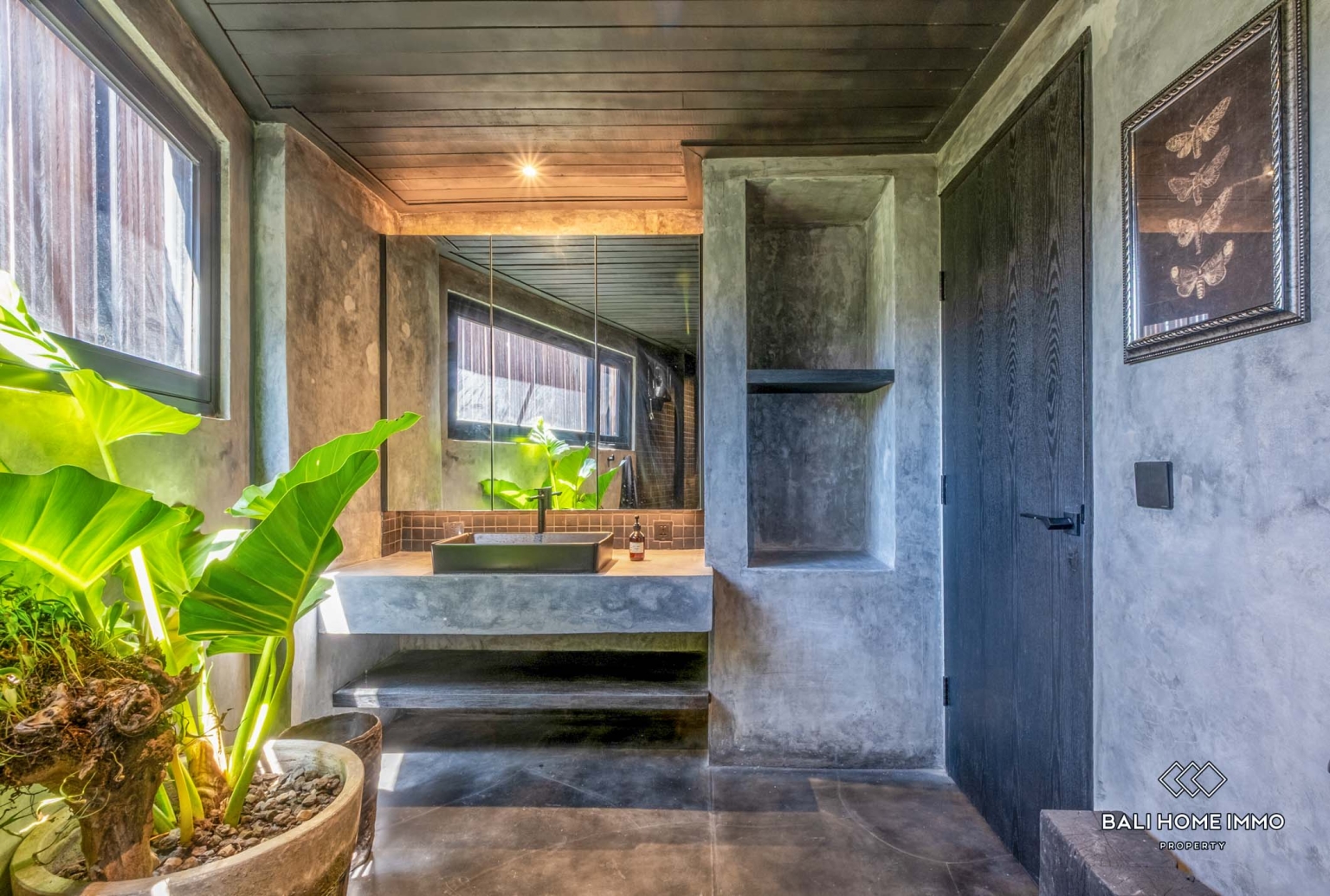 Villa 4 Kamar Bergaya Industrial Modern dengan Sauna Dijual di Bali Berawa view 16