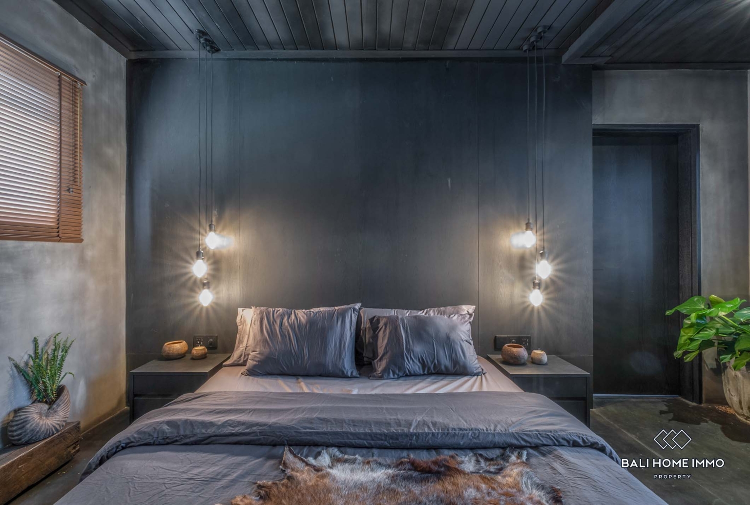Villa 4 Kamar Bergaya Industrial Modern dengan Sauna Dijual di Bali Berawa view 11