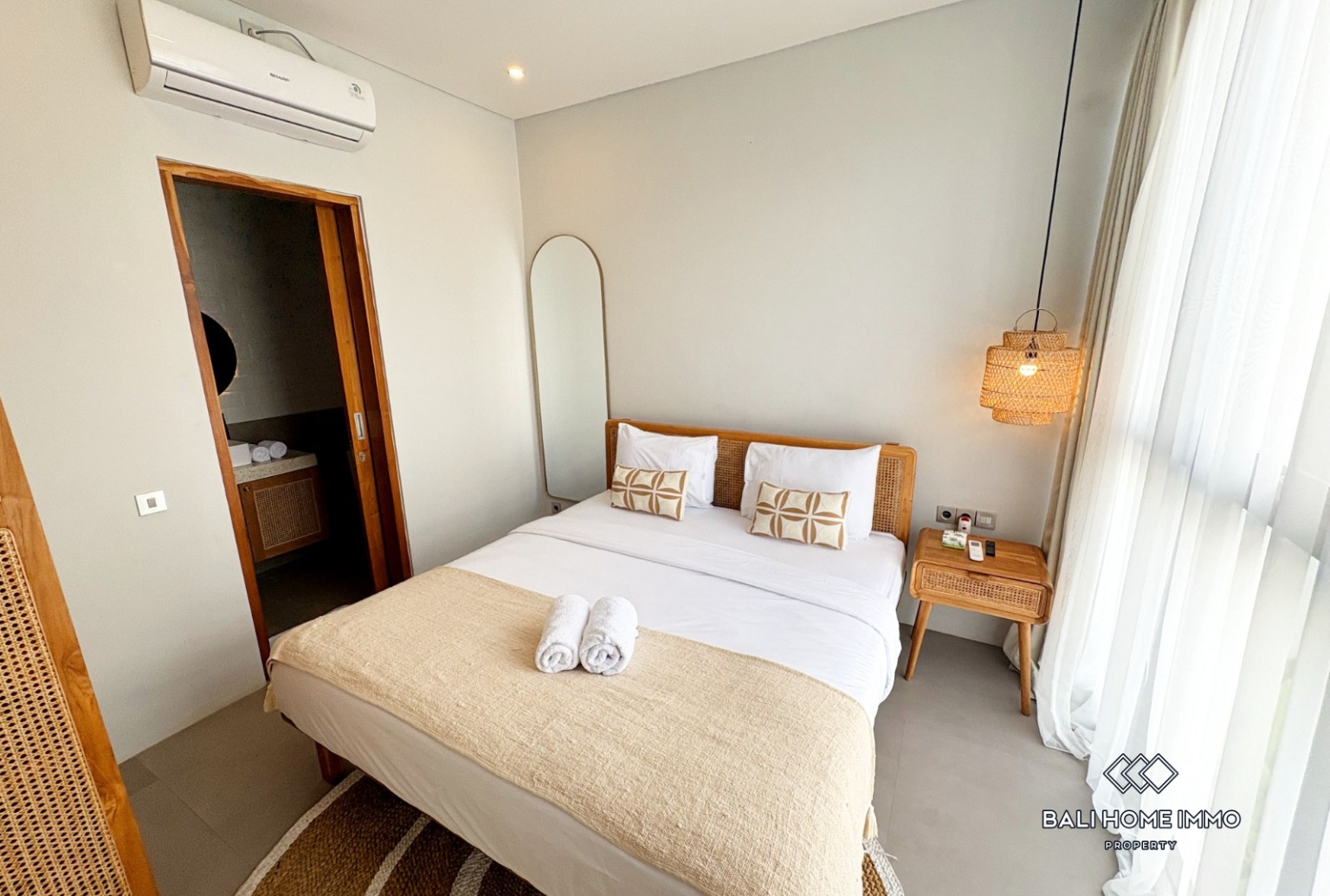 MODERN MINIMALIST VILLA WITH 3 BEDROOM FOR SALE AND RENT IN KEROBOKAN view 8