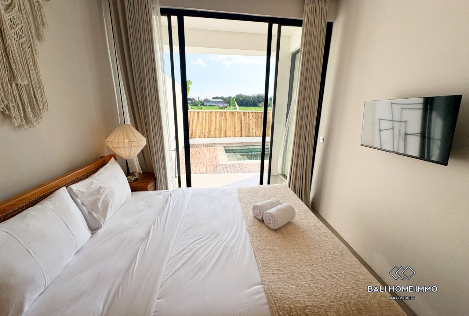 MODERN MINIMALIST VILLA WITH 3 BEDROOM FOR SALE AND RENT IN KEROBOKAN view 7