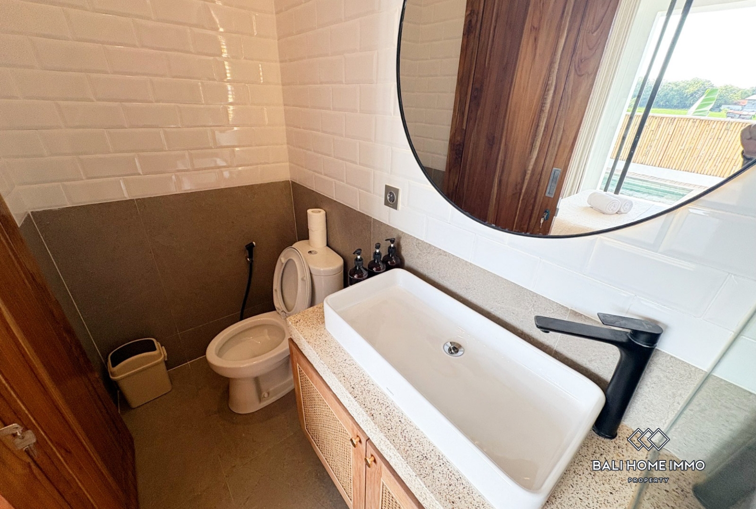 MODERN MINIMALIST VILLA WITH 3 BEDROOM FOR SALE AND RENT IN KEROBOKAN view 16