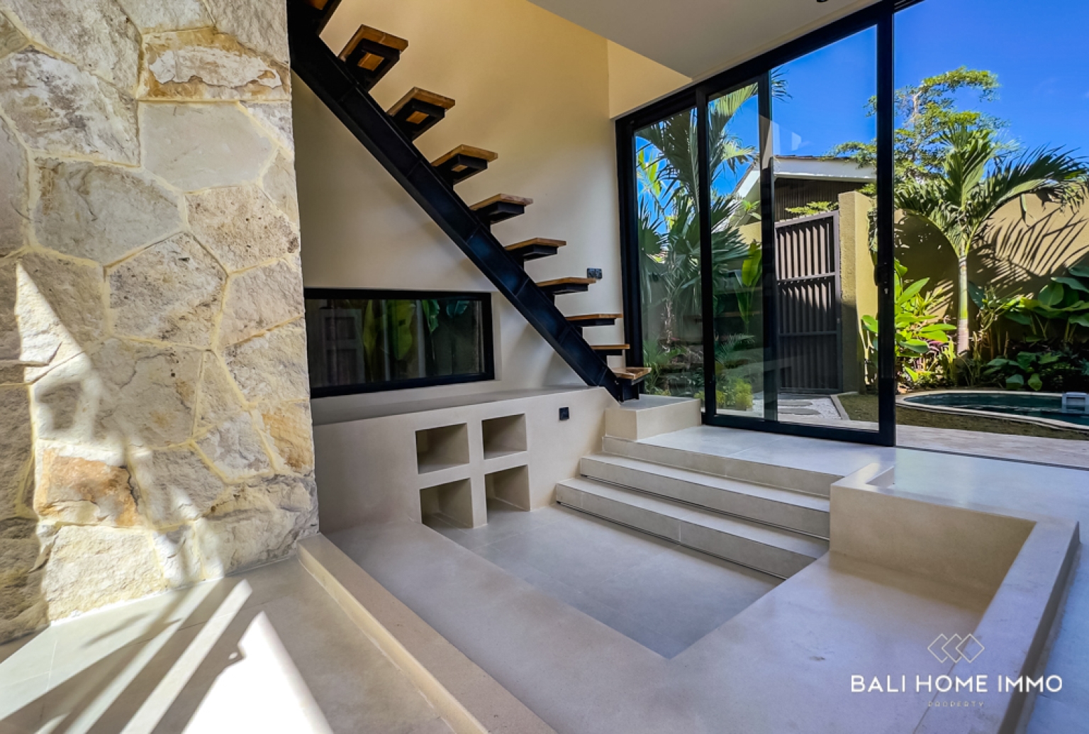 MODERN TROPICAL 1 BEDROOM SEMI-FURNISHED VILLA IN UNGASAN view 4