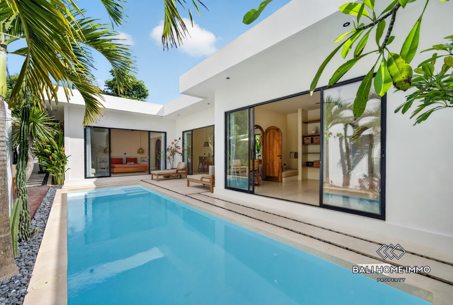 Modern Tropical 2 Bedroom Retreat for Sale in Pecatu- view 25