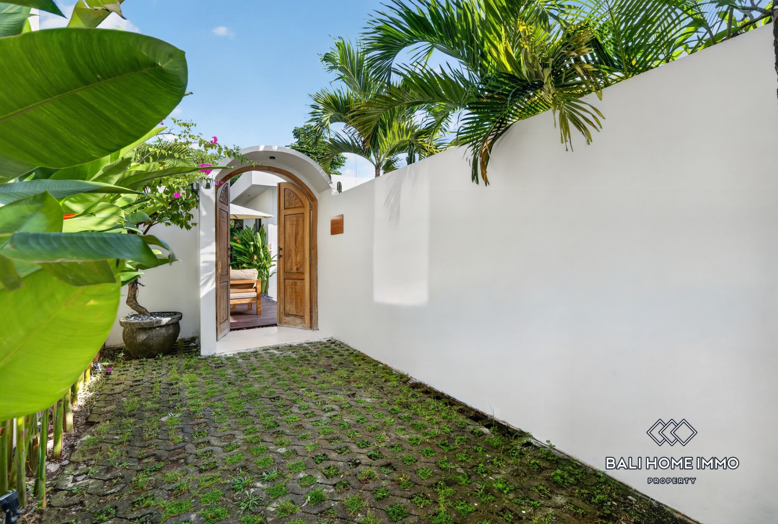 Modern Tropical 2 Bedroom Retreat for Sale in Pecatu- view 23