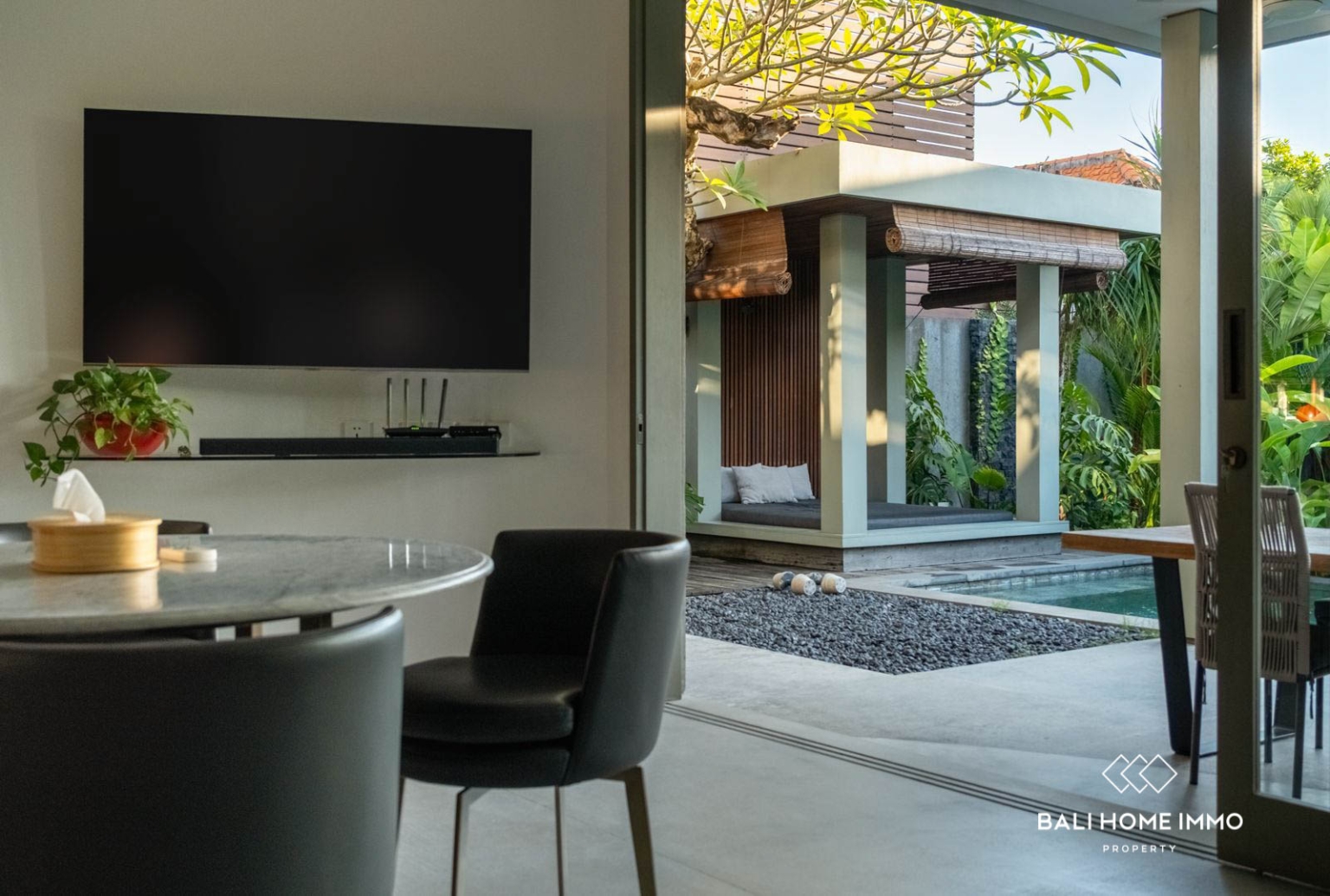Modern Tropical 3 Bedroom + 1 Office For Rent In Umalas view 3