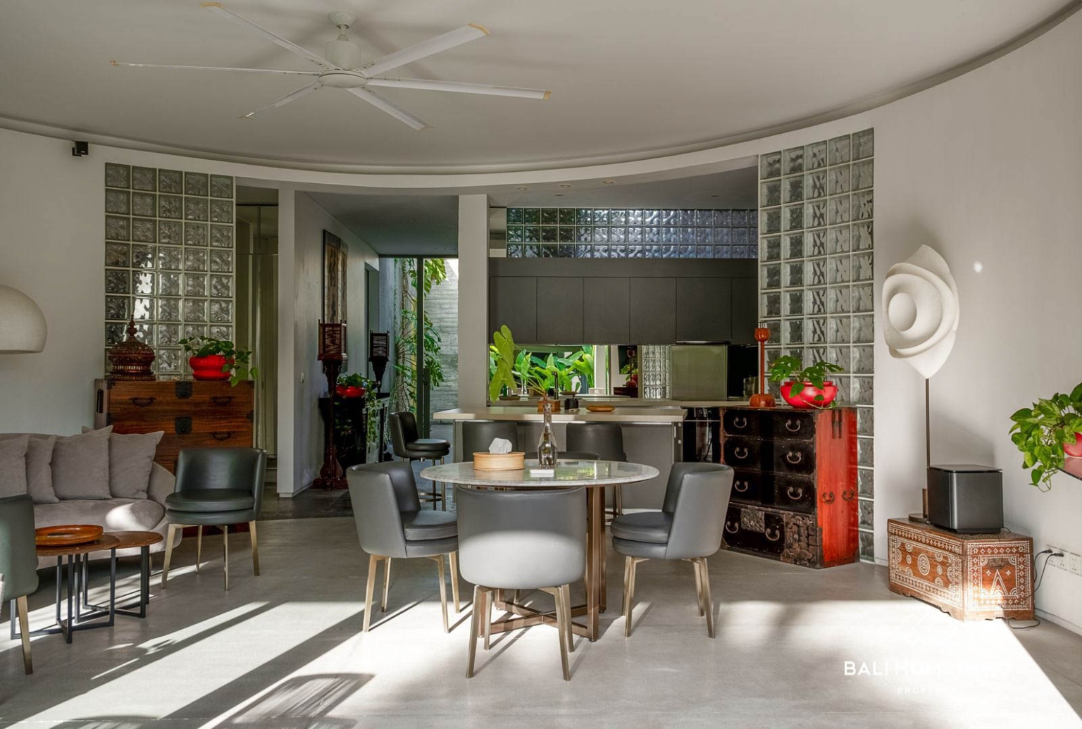 Modern Tropical 3 Bedroom + 1 Office For Rent In Umalas view 4