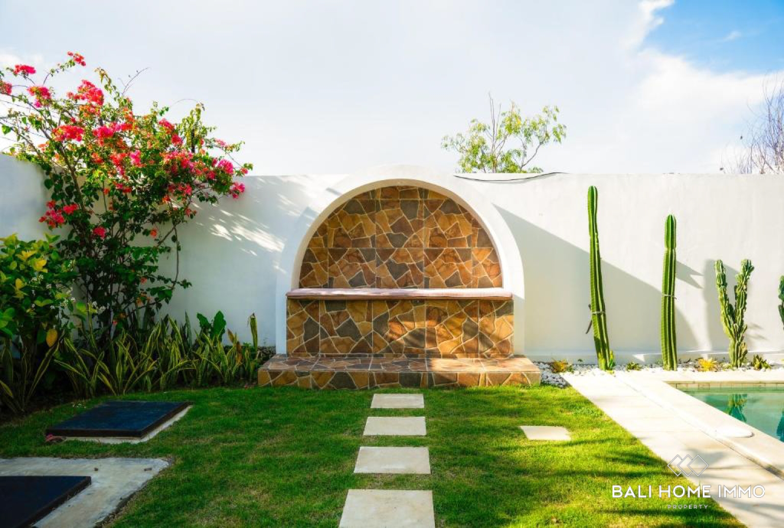 Modern Tropical 3-Bedroom Villa for Sale in Prime Balangan Location view 2