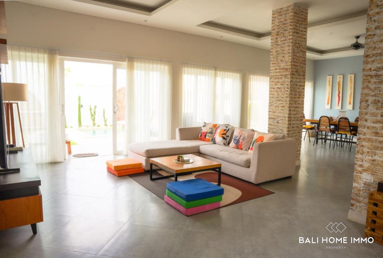 Modern Tropical 3-Bedroom Villa for Sale in Prime Balangan Location view 3