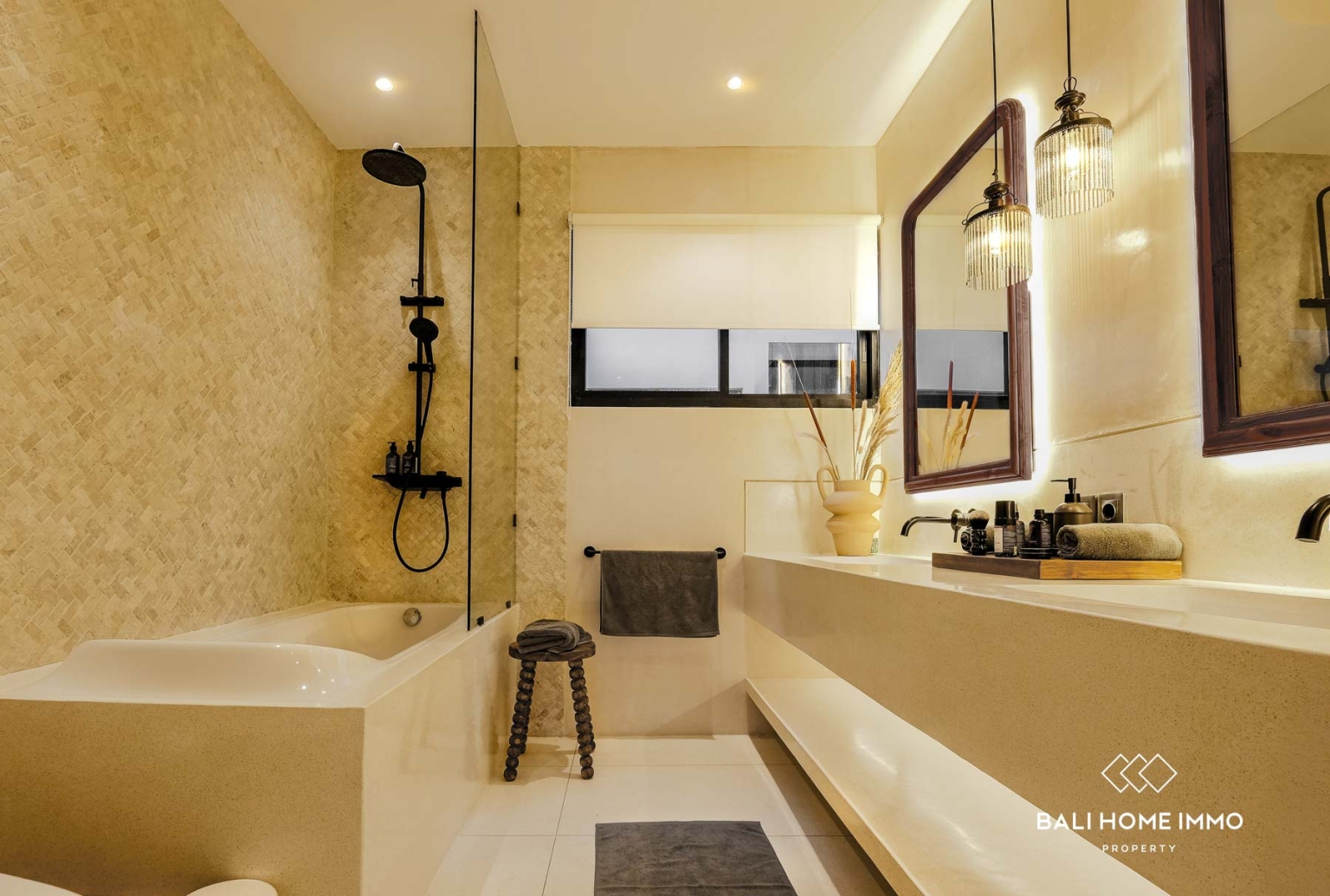 Villa tropicale moderne de 3 chambres à vendre à Prime Berawa Bali view 18