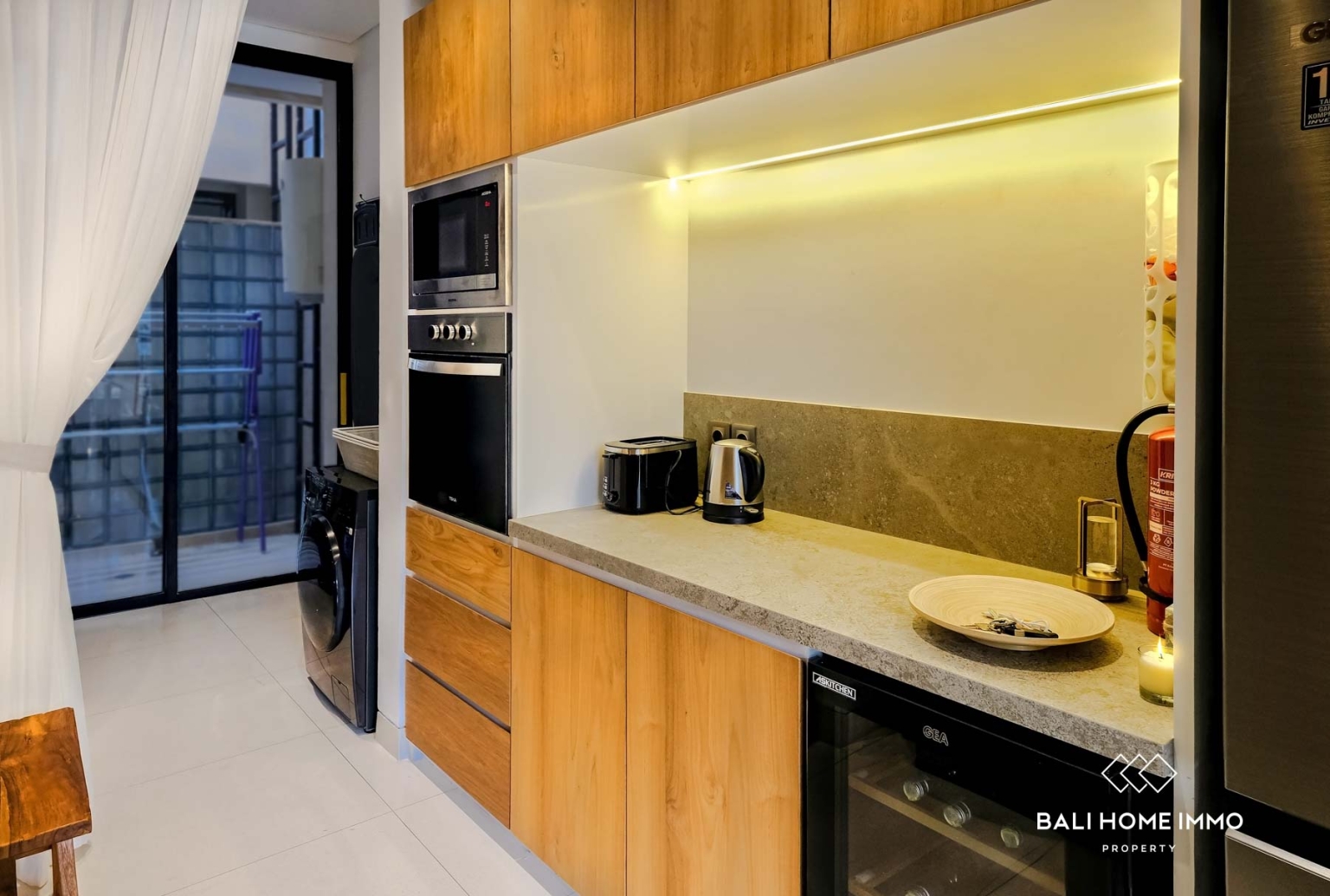 Villa tropicale moderne de 3 chambres à vendre à Prime Berawa Bali view 12