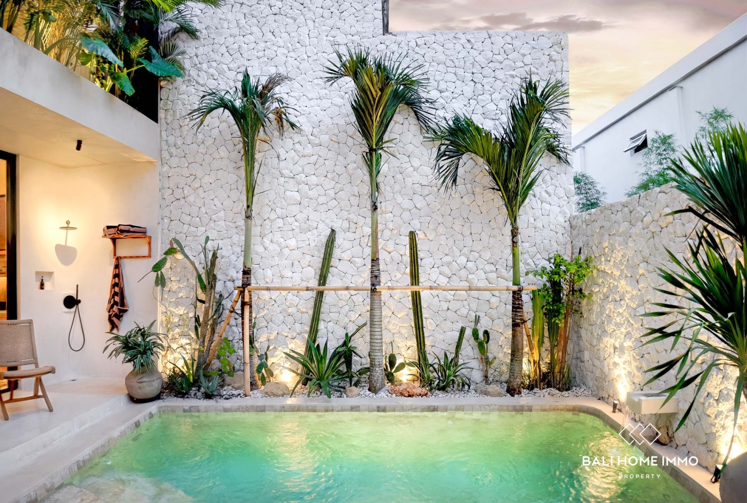 Villa tropicale moderne de 3 chambres à vendre à Prime Berawa Bali view 20