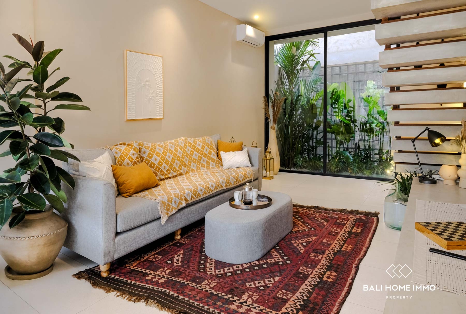 Villa tropicale moderne de 3 chambres à vendre à Prime Berawa Bali view 5