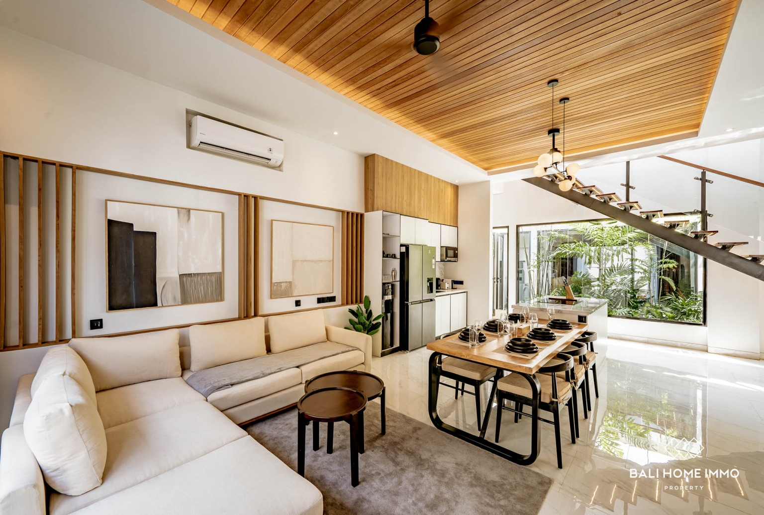 Vila modern bergaya tropis dengan 3 kamar dijual di Umalas view 3