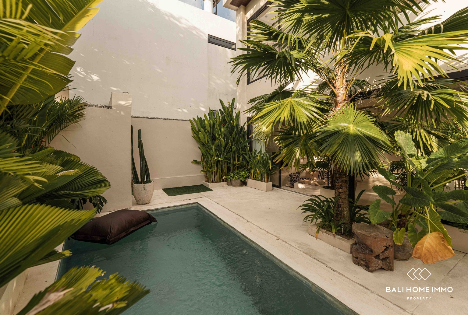 Modern Tropical 1 bedroom villa For Sale in Canggu Berawa view 15