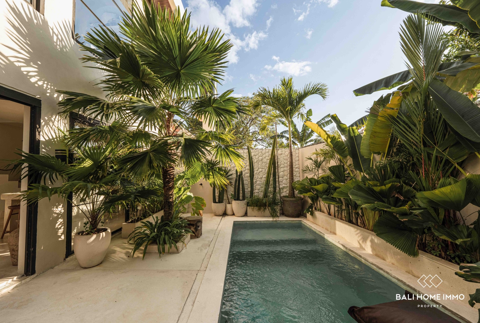 Modern Tropical 1 bedroom villa For Sale in Canggu Berawa view 2