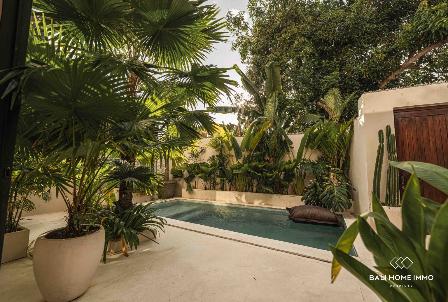 Modern Tropical 1 bedroom villa For Sale in Canggu Berawa view 17