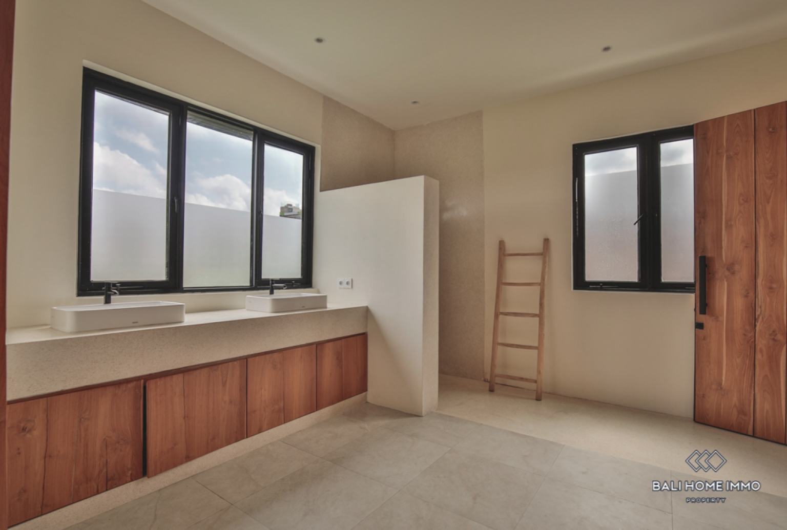 Dua Vila Modern Terpisah 1+2 Kamar Dijual dengan Status Hak Sewa di Bali Berawa view 15
