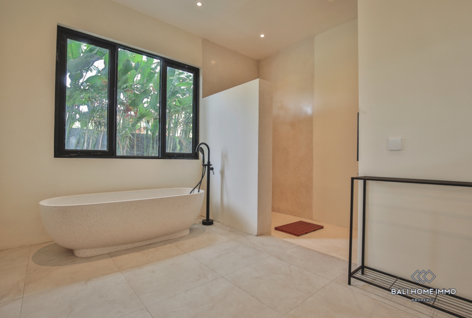 Dua Vila Modern Terpisah 1+2 Kamar Dijual dengan Status Hak Sewa di Bali Berawa view 16