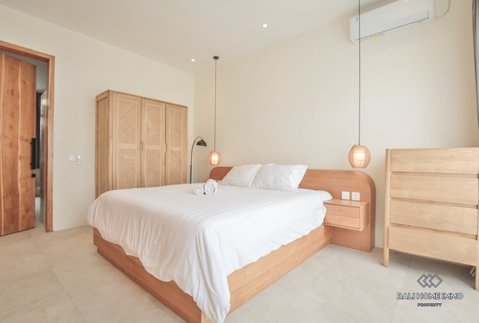 Dua Vila Modern Terpisah 1+2 Kamar Dijual dengan Status Hak Sewa di Bali Berawa view 6