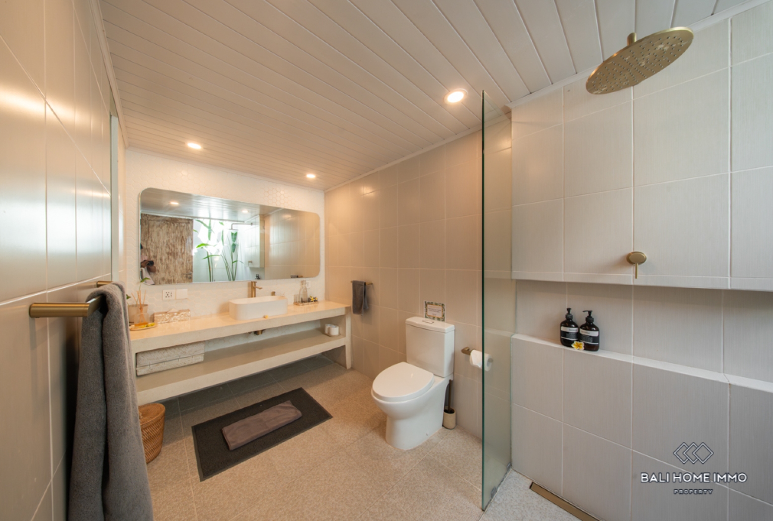 Near Beach 2 Bedroom Villa for Sale and rent in Bali Canggu Batu Bolong-Echo Beach view 23