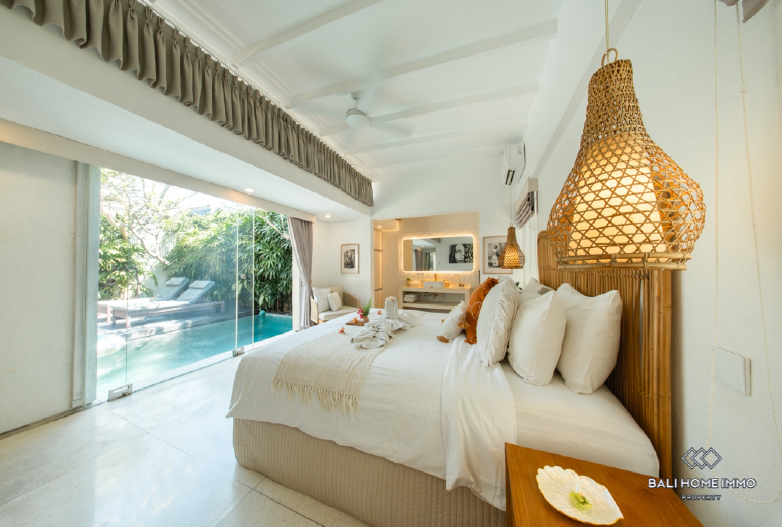 Near Beach 2 Bedroom Villa for Sale and rent in Bali Canggu Batu Bolong-Echo Beach view 11