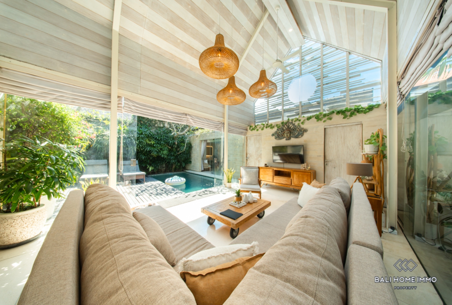 Near Beach 2 Bedroom Villa for Sale and rent in Bali Canggu Batu Bolong-Echo Beach view 9