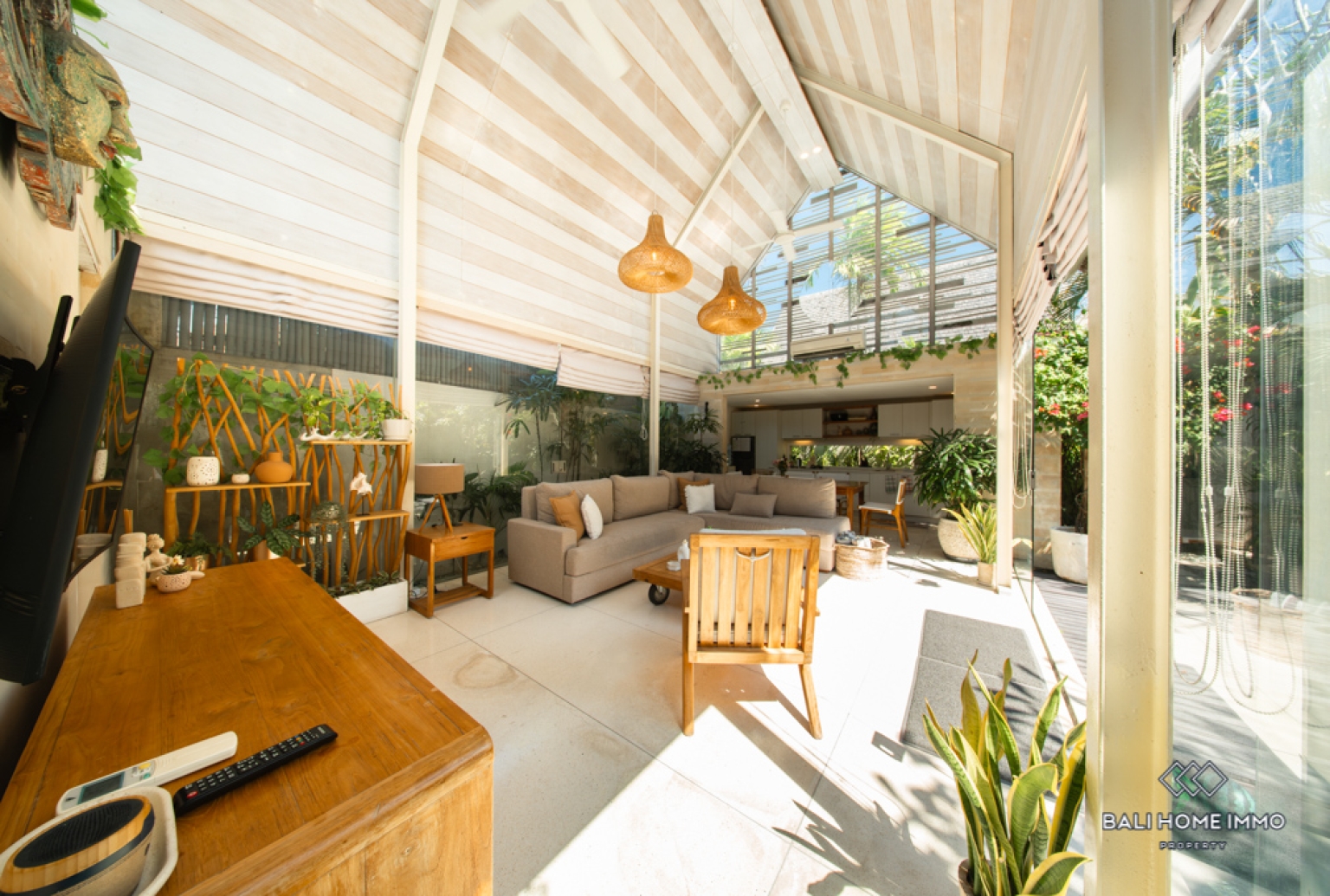 Near Beach 2 Bedroom Villa for Sale and rent in Bali Canggu Batu Bolong-Echo Beach view 6