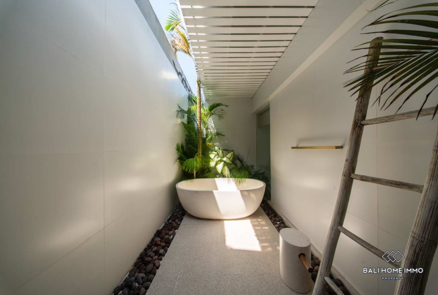 Near Beach 2 Bedroom Villa for Sale and rent in Bali Canggu Batu Bolong-Echo Beach view 21