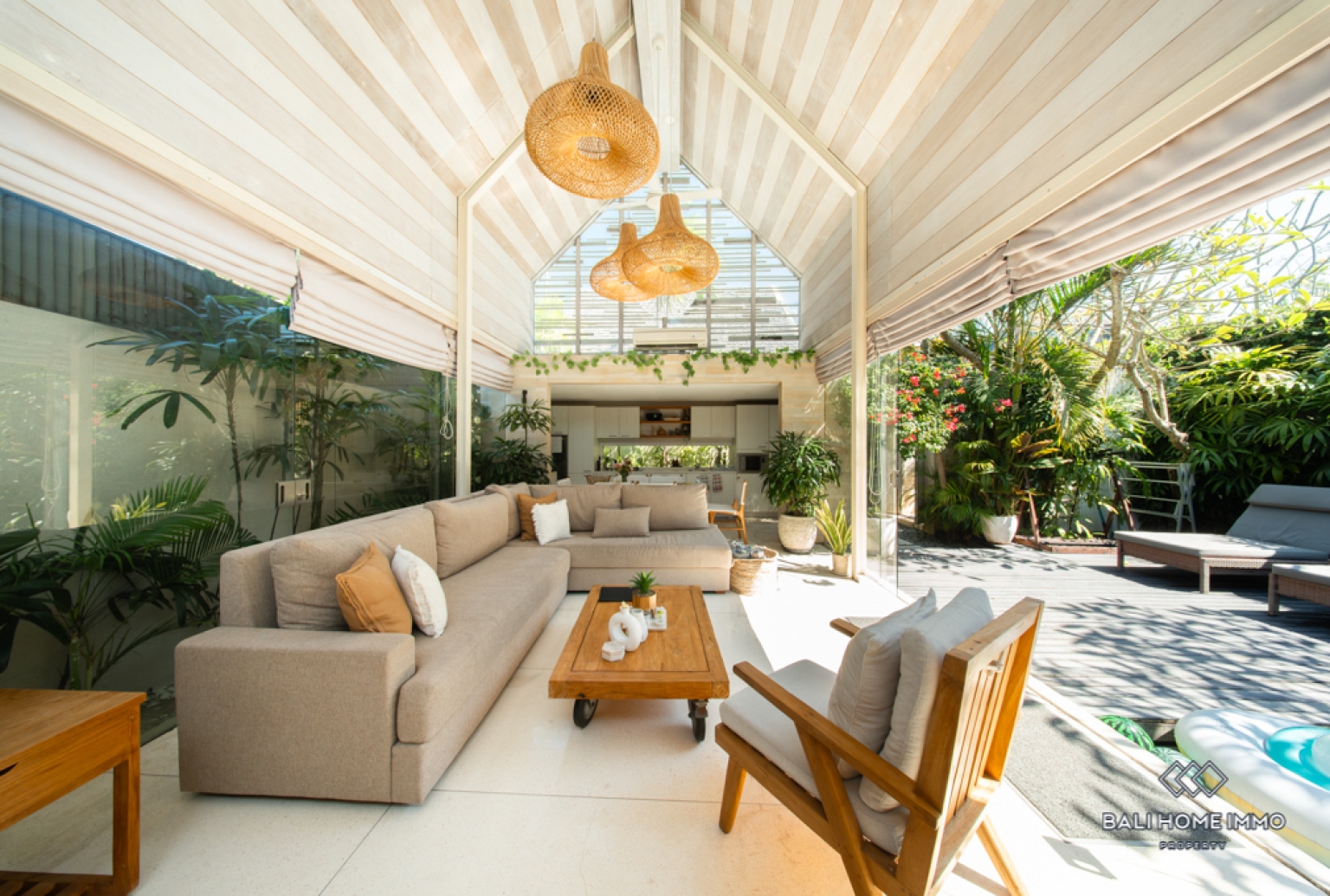Near Beach 2 Bedroom Villa for Sale and rent in Bali Canggu Batu Bolong-Echo Beach view 7