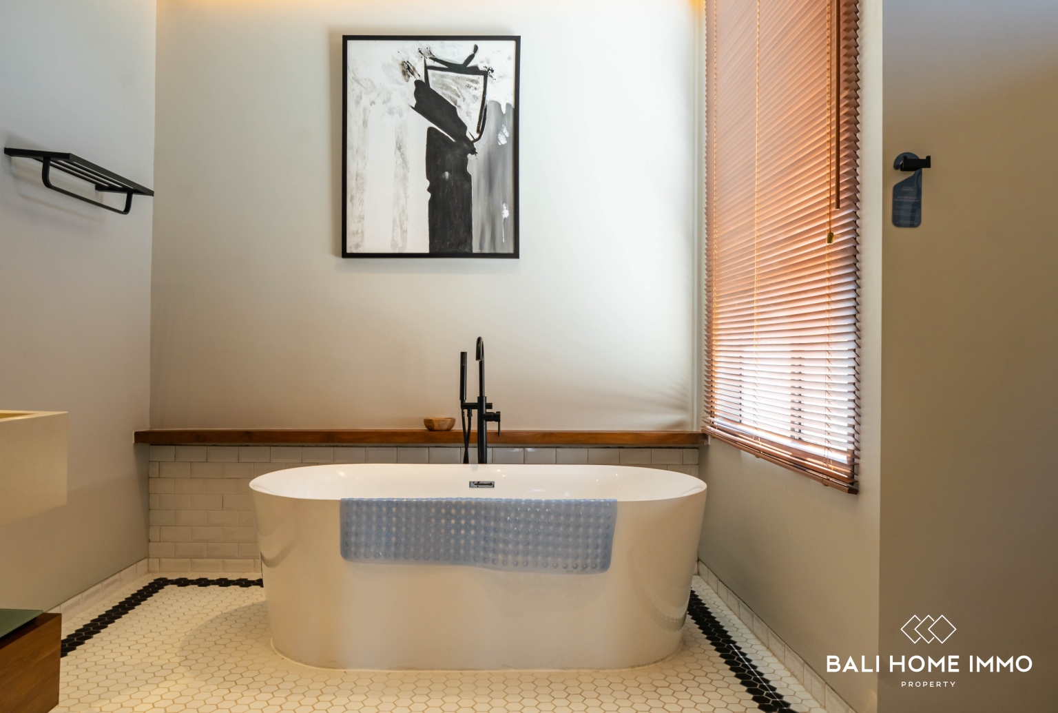 Near Beach 3 Bedroom Villa for Sale Leasehold in Bali Berawa view 25