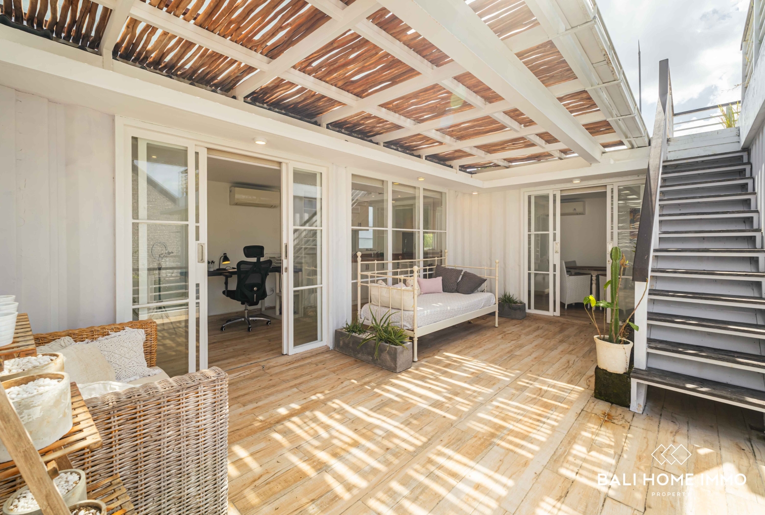 Near Beach 4 Bedroom Villa for Sale Leasehold in Bali Pererenan Beachside view 27