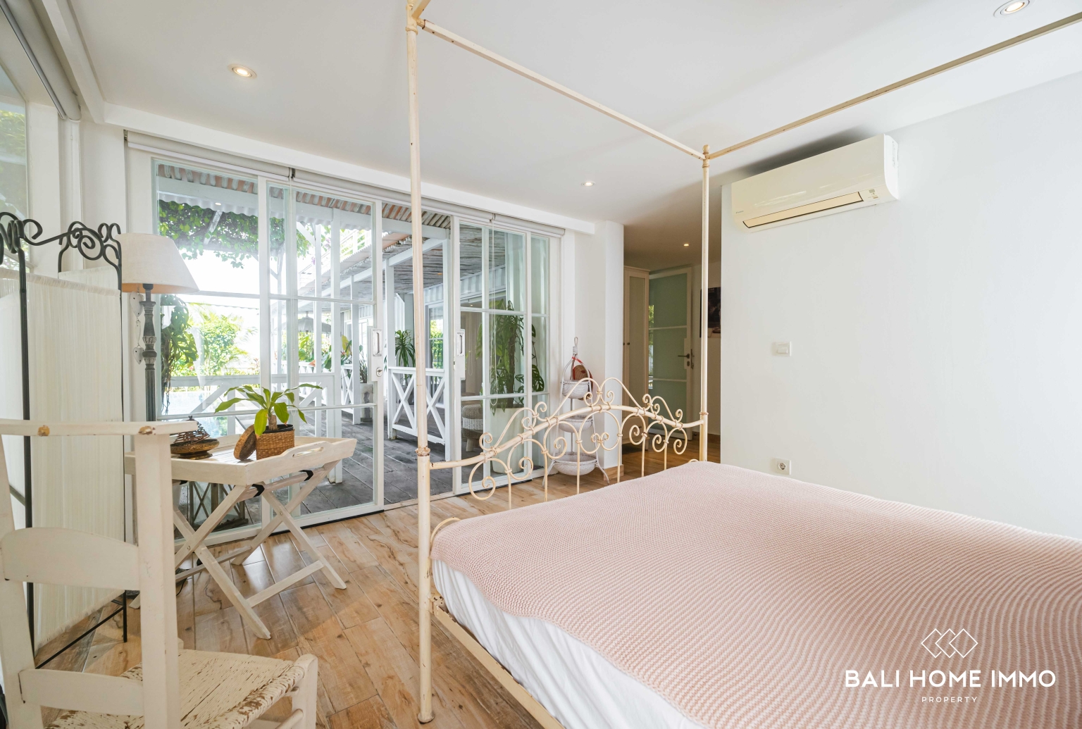 Near Beach 4 Bedroom Villa for Sale Leasehold in Bali Pererenan Beachside view 18