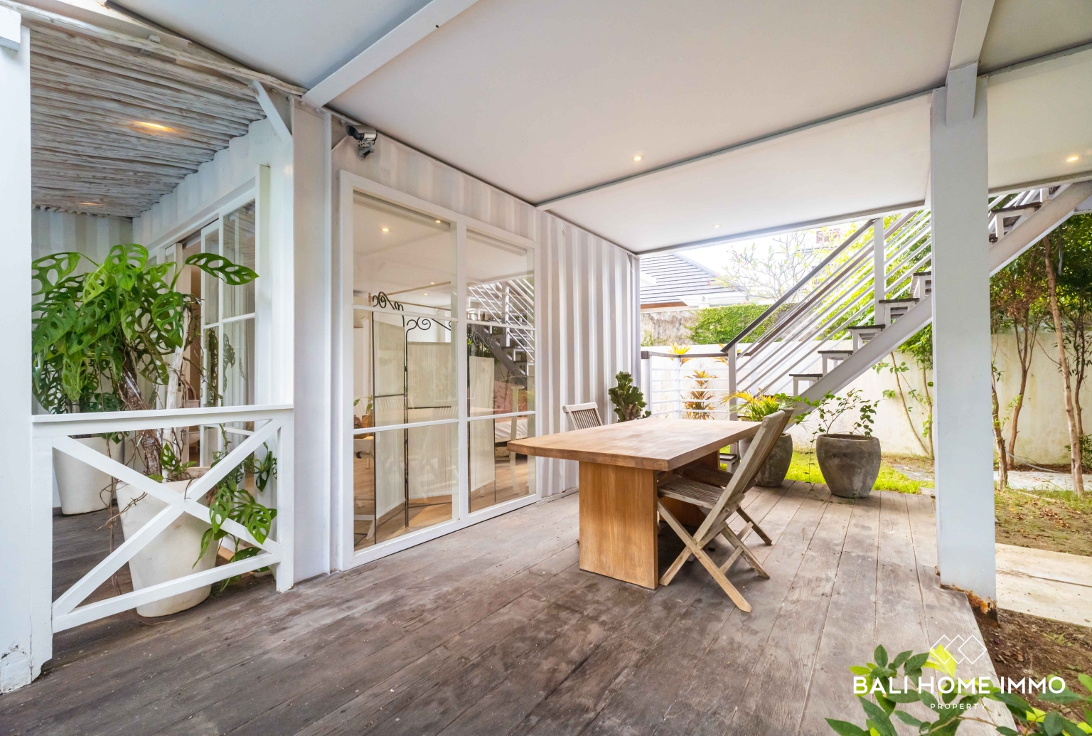 Near Beach 4 Bedroom Villa for Sale Leasehold in Bali Pererenan Beachside view 32