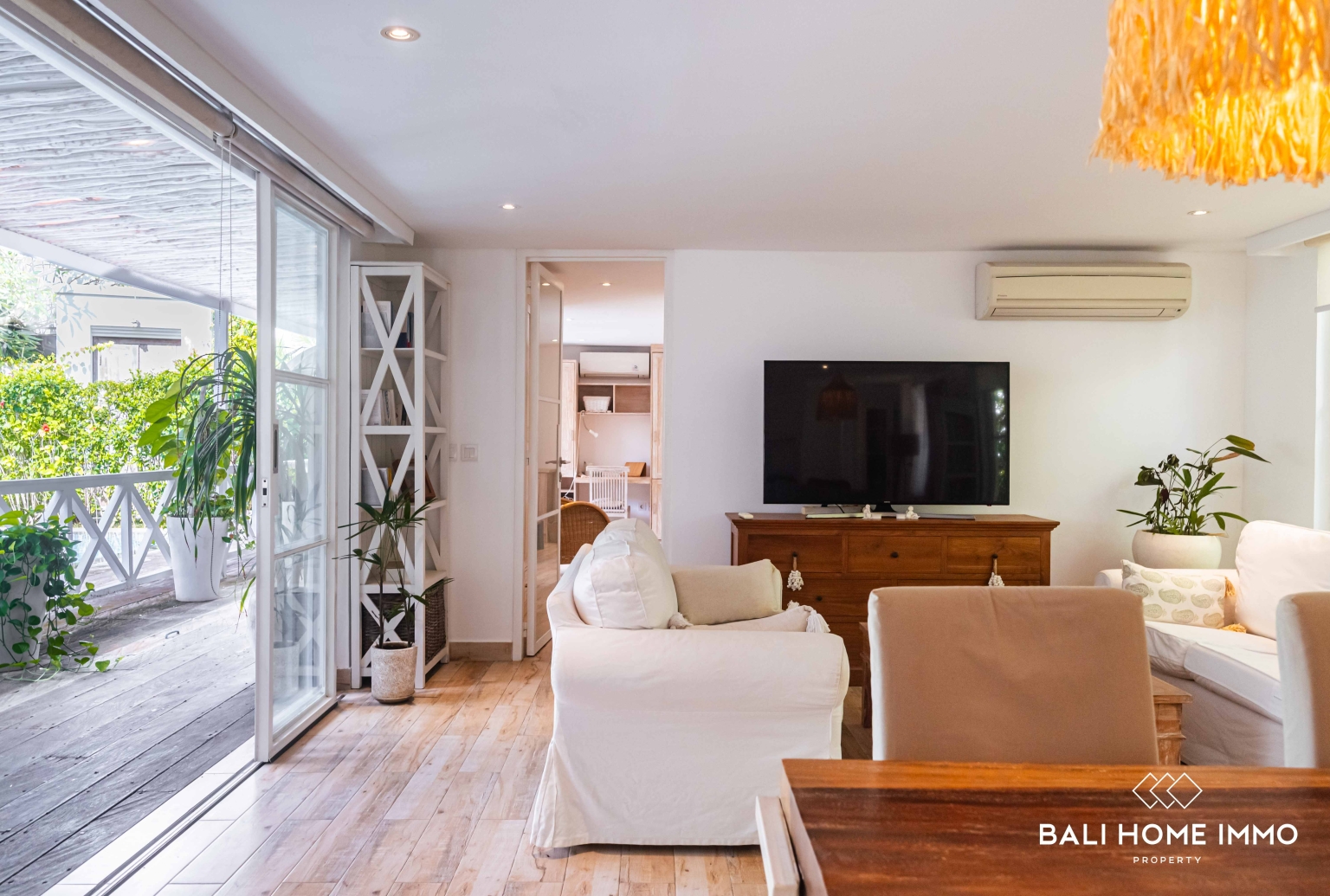 Near Beach 4 Bedroom Villa for Sale Leasehold in Bali Pererenan Beachside view 3