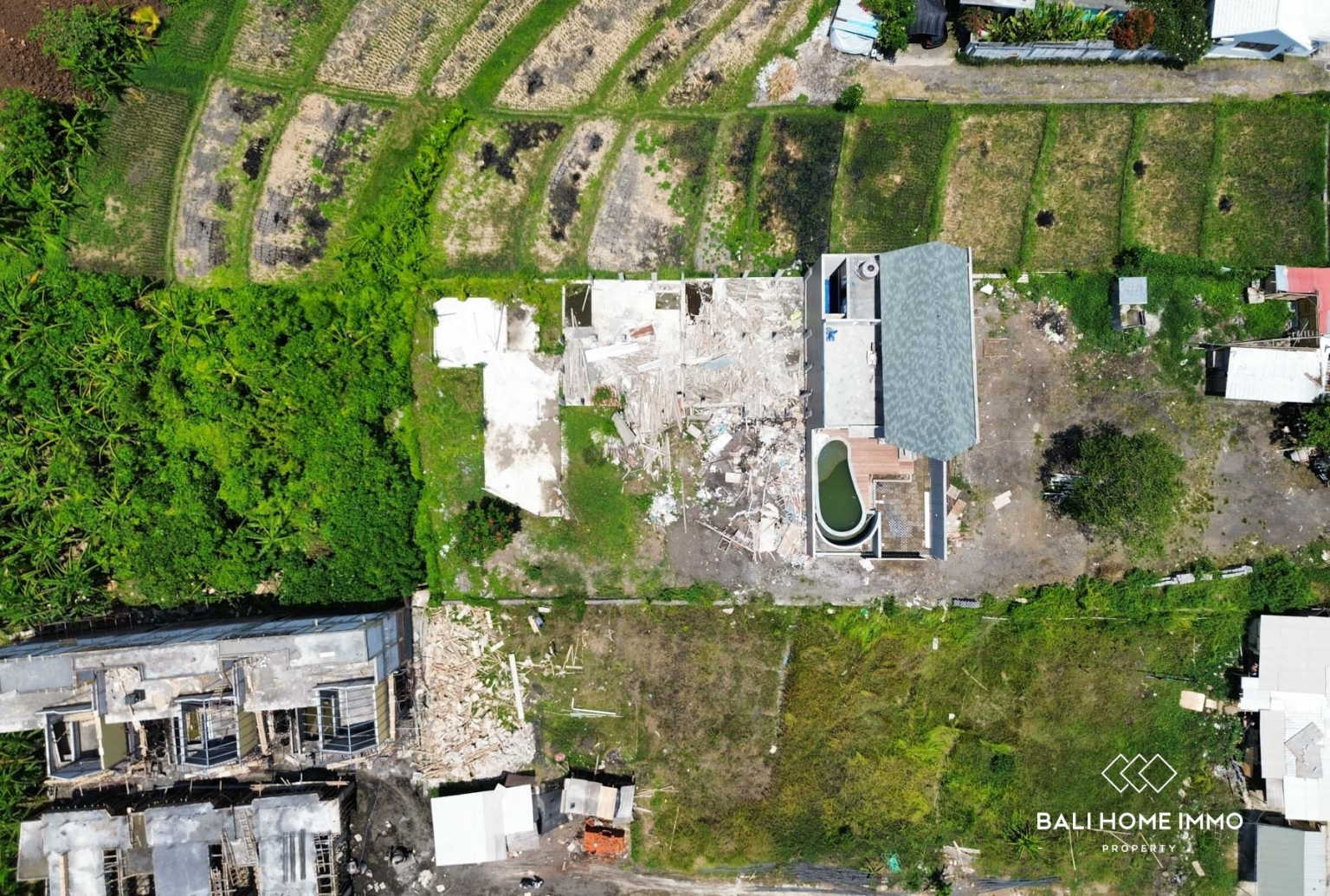 NEAR BEACH 710M2 LAND FOR FREEHOLD SALE in PERERENAN BALI view 2