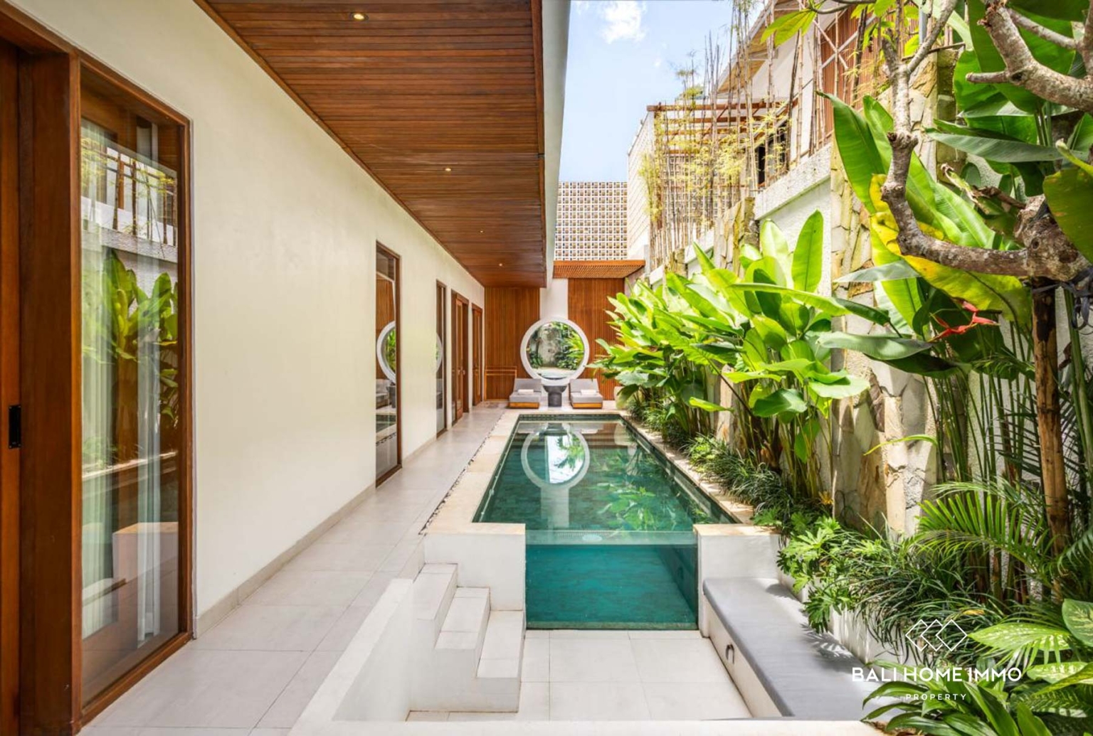 NEW BUILT NEAR BEACH 3 BEDROOM VILLA FOR SALE LEASEHOLD in SESEH BALI view 24