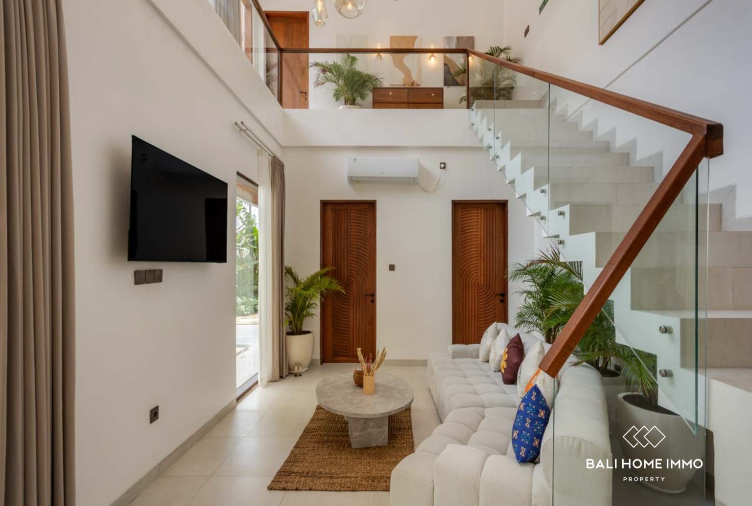 NEW BUILT NEAR BEACH 3 BEDROOM VILLA FOR SALE LEASEHOLD in SESEH BALI view 9