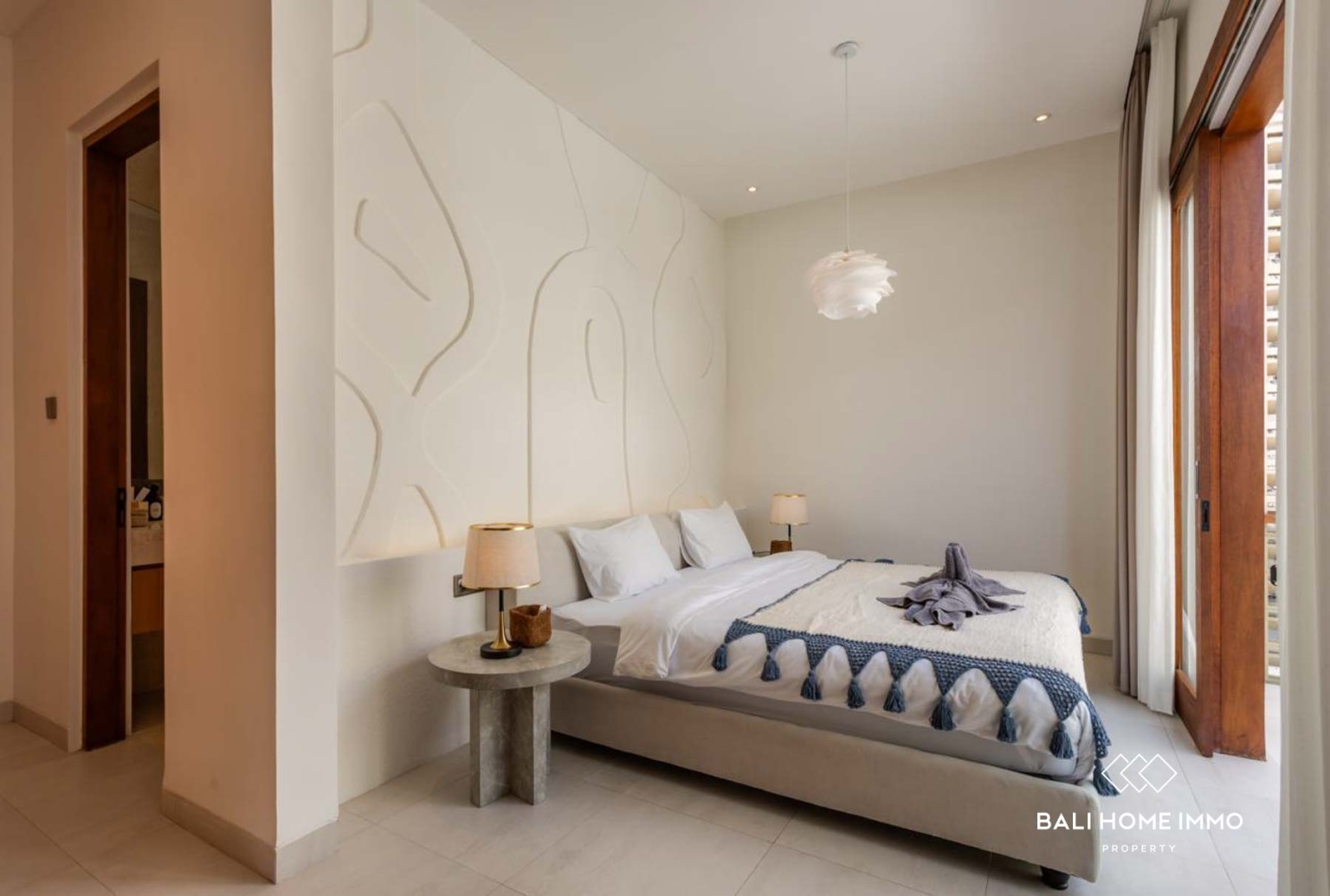 NEW BUILT NEAR BEACH 3 BEDROOM VILLA FOR SALE LEASEHOLD in SESEH BALI view 14
