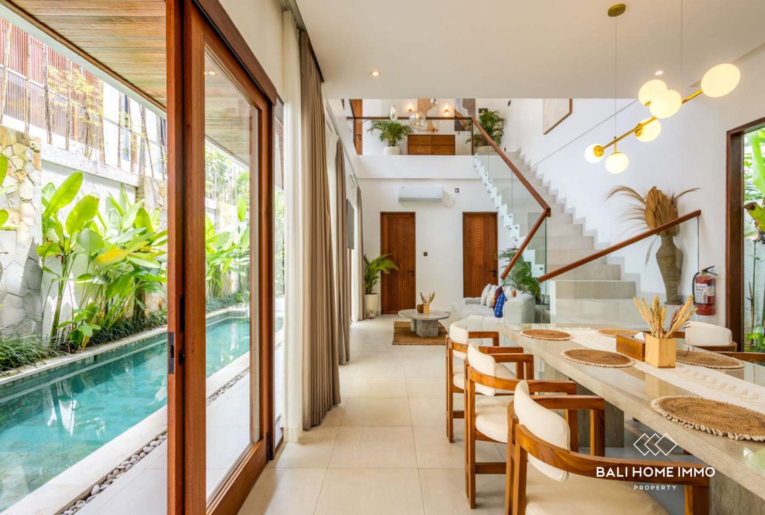 NEW BUILT NEAR BEACH 3 BEDROOM VILLA FOR SALE LEASEHOLD in SESEH BALI view 5