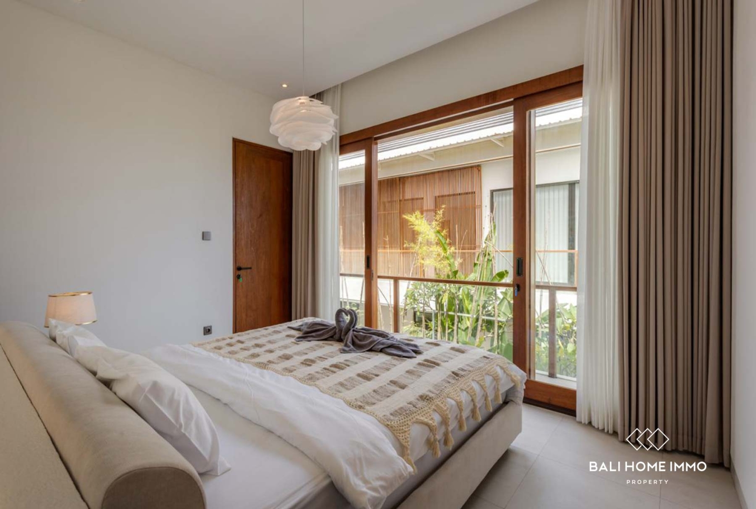 NEW BUILT NEAR BEACH 3 BEDROOM VILLA FOR SALE LEASEHOLD in SESEH BALI view 17