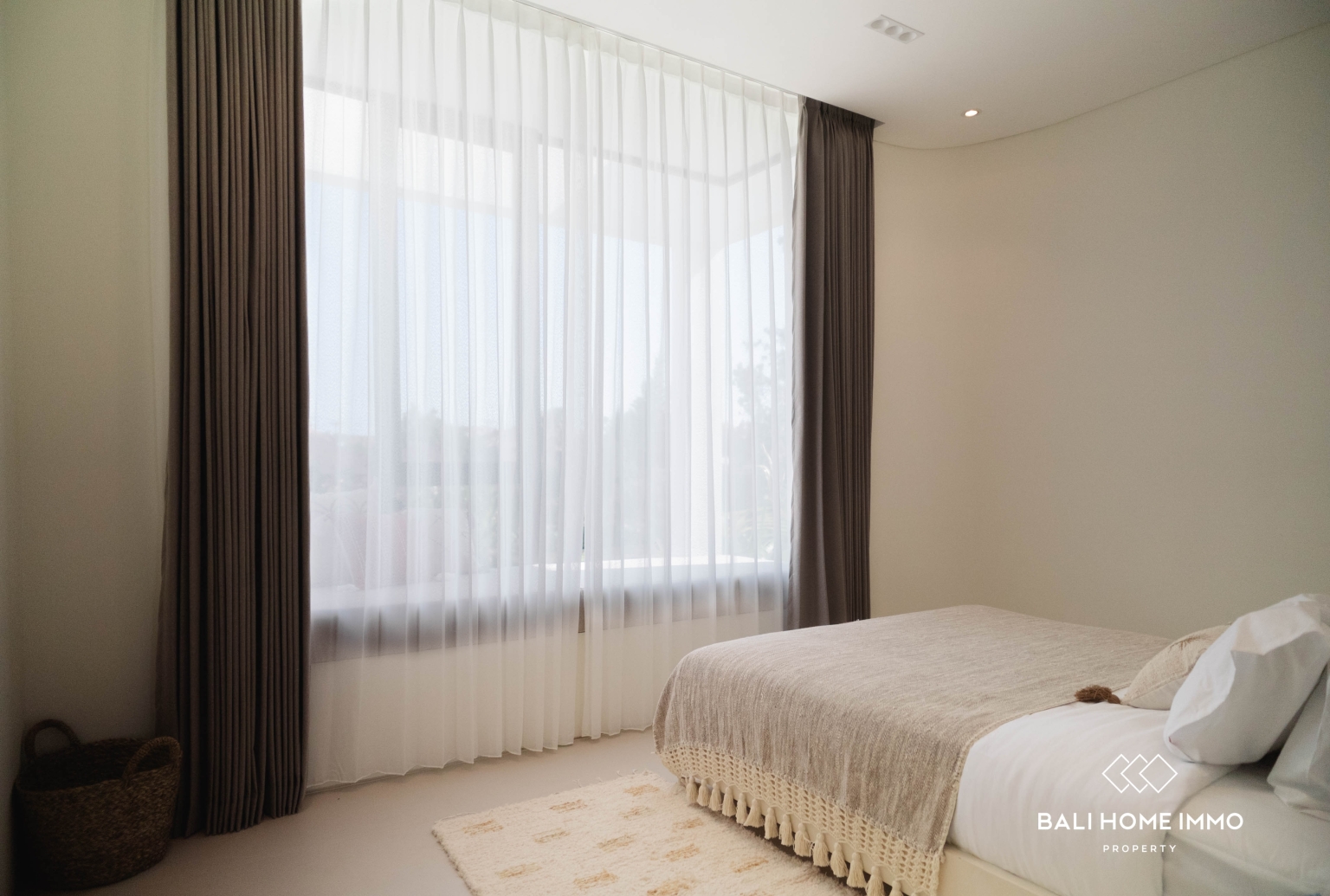 Newly Built 3 Bedroom Villa with Stylish Contemporary Architecture view 12