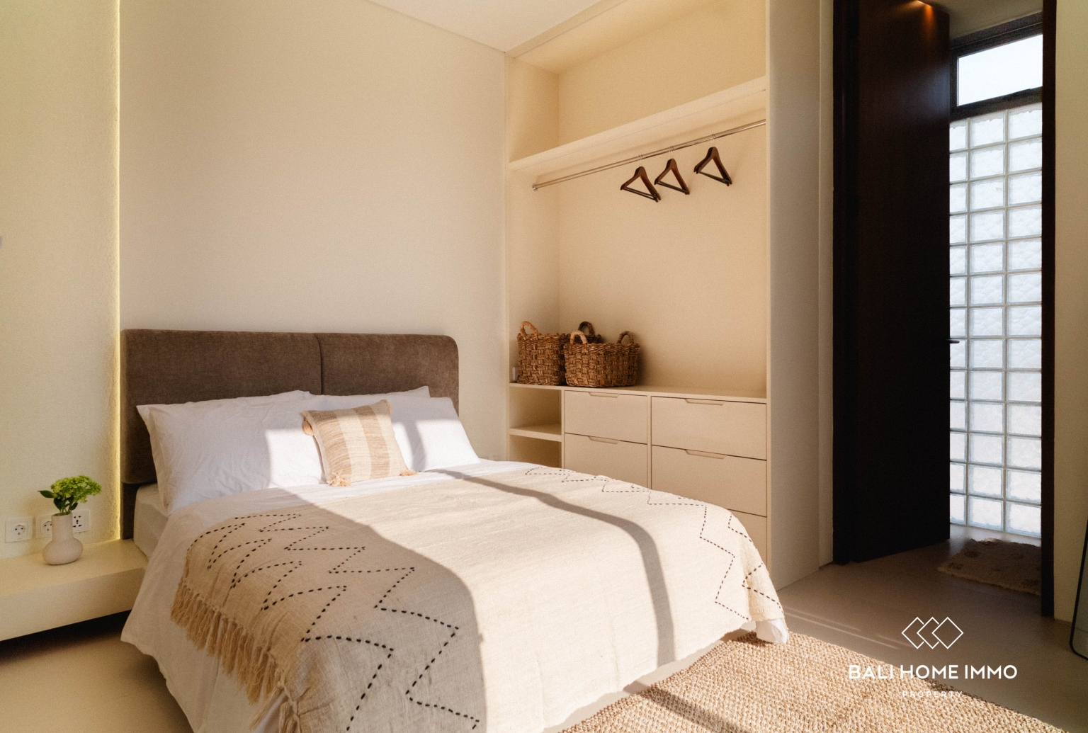 Newly Built 3 Bedroom Villa with Stylish Contemporary Architecture view 8