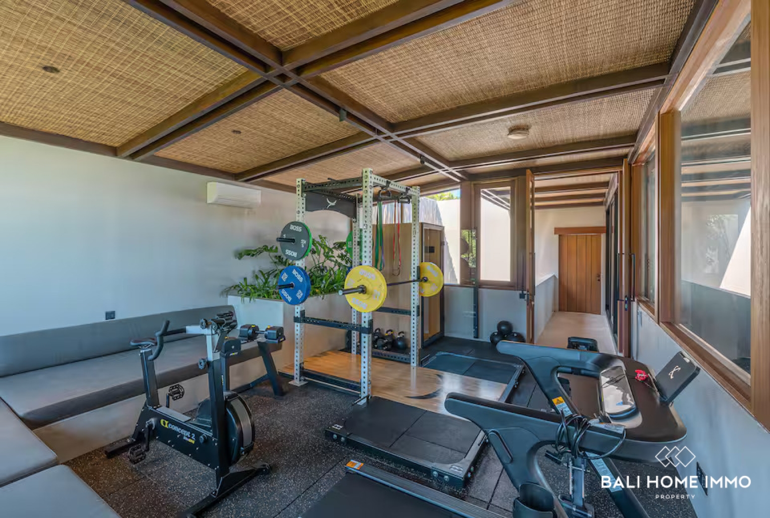 NEWLY BUILT 4 BEDROOM STUNNING VILLA WITH OCEAN VIEW FOR SALE IN ULUWATU view 30