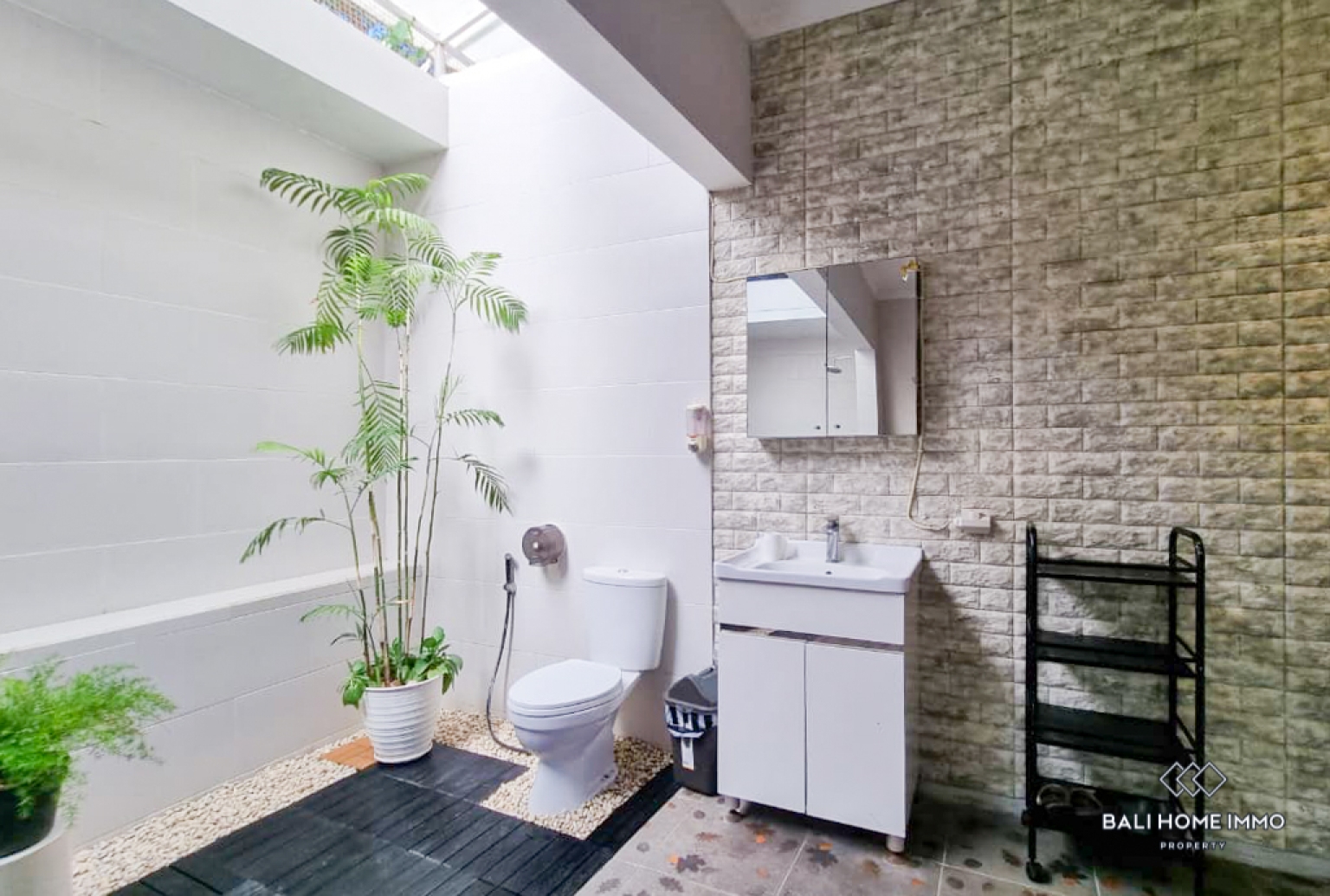Newly Renovated 2 Bedroom Villa for Yearly Rental in Bali Umalas view 16